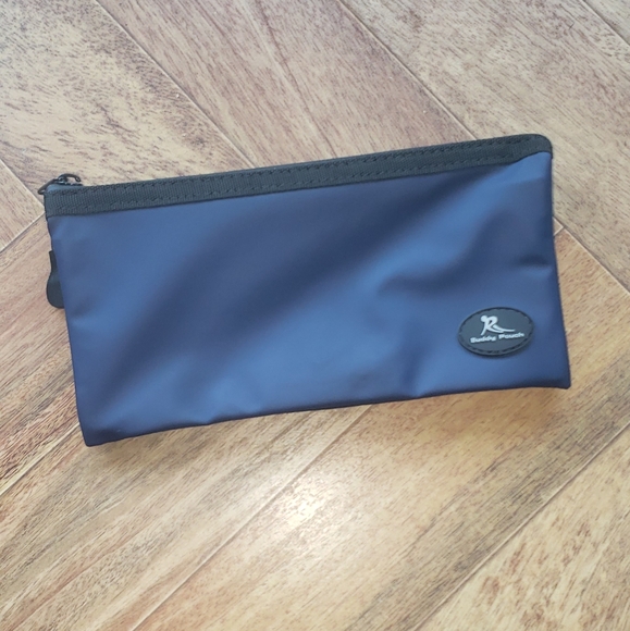 Buddy Pouch - Picture 2 of 7